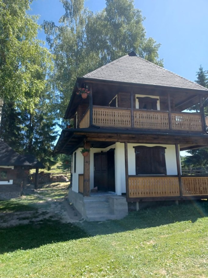 Casa tradițională din lemn de la Bordeiul Gligilor, Fundu Moldovei